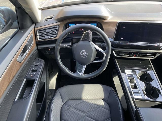 Used 2024 Volkswagen Atlas SE image 13