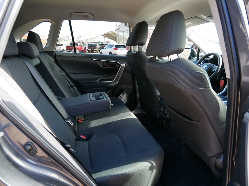 Used 2024 Toyota RAV4 LE image 9