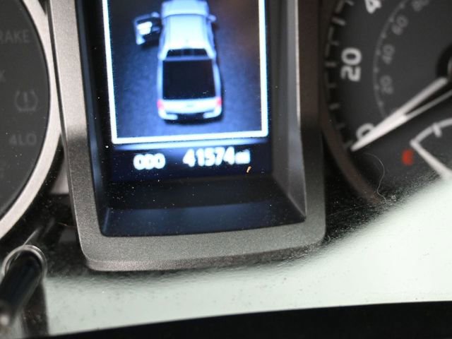 Used 2023 Toyota Tacoma TRD Off-Road w/ Technology Package AWD/4WD image 19