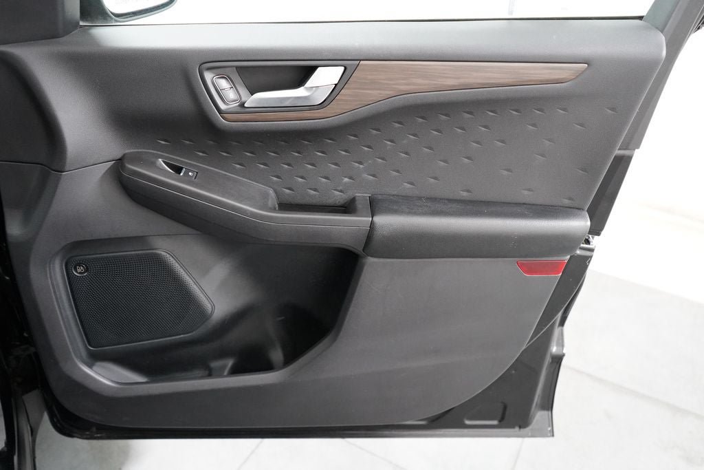 Certified 2020 Ford Escape Titanium AWD/4WD image 26