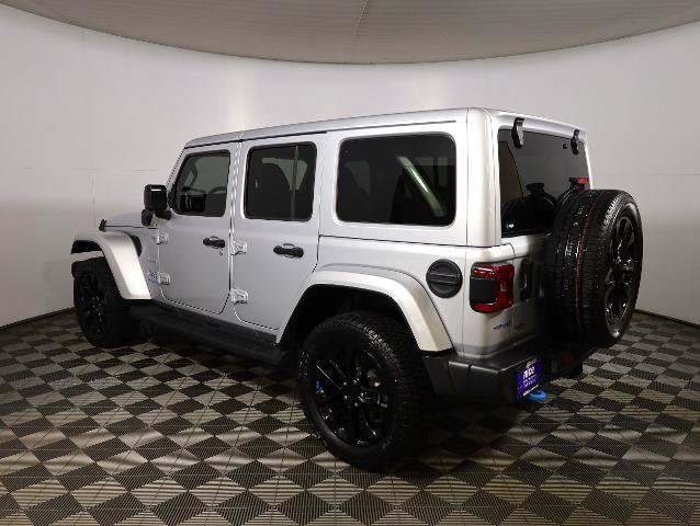 Used 2022 Jeep Wrangler Unlimited Sahara w/ Cold Weather Group AWD/4WD image 7