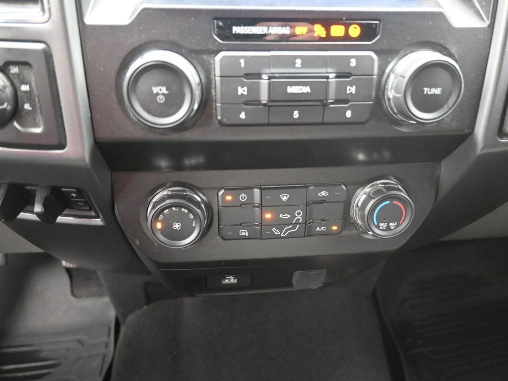 Certified 2022 Ford F250 XLT w/ XLT Value Package image 29