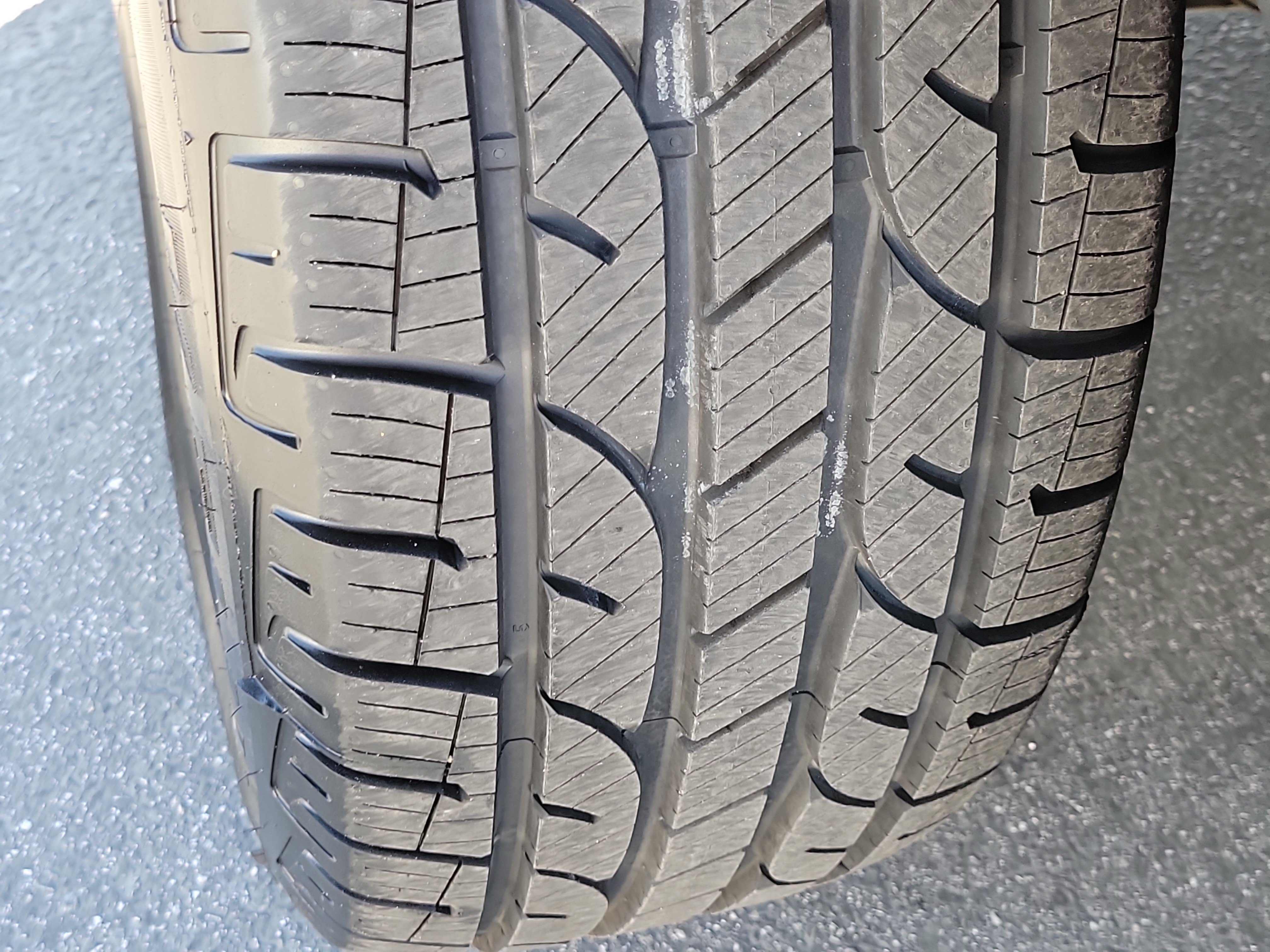 Certified 2024 Ford Explorer XLT RWD image 14