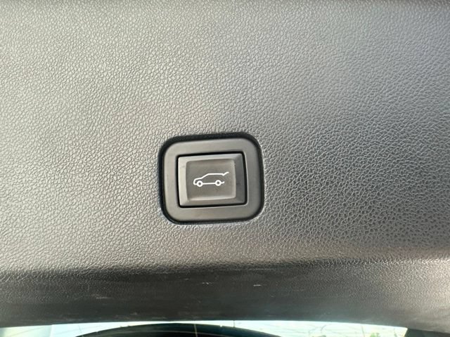 Used 2023 Cadillac XT6 Premium Luxury FWD image 31