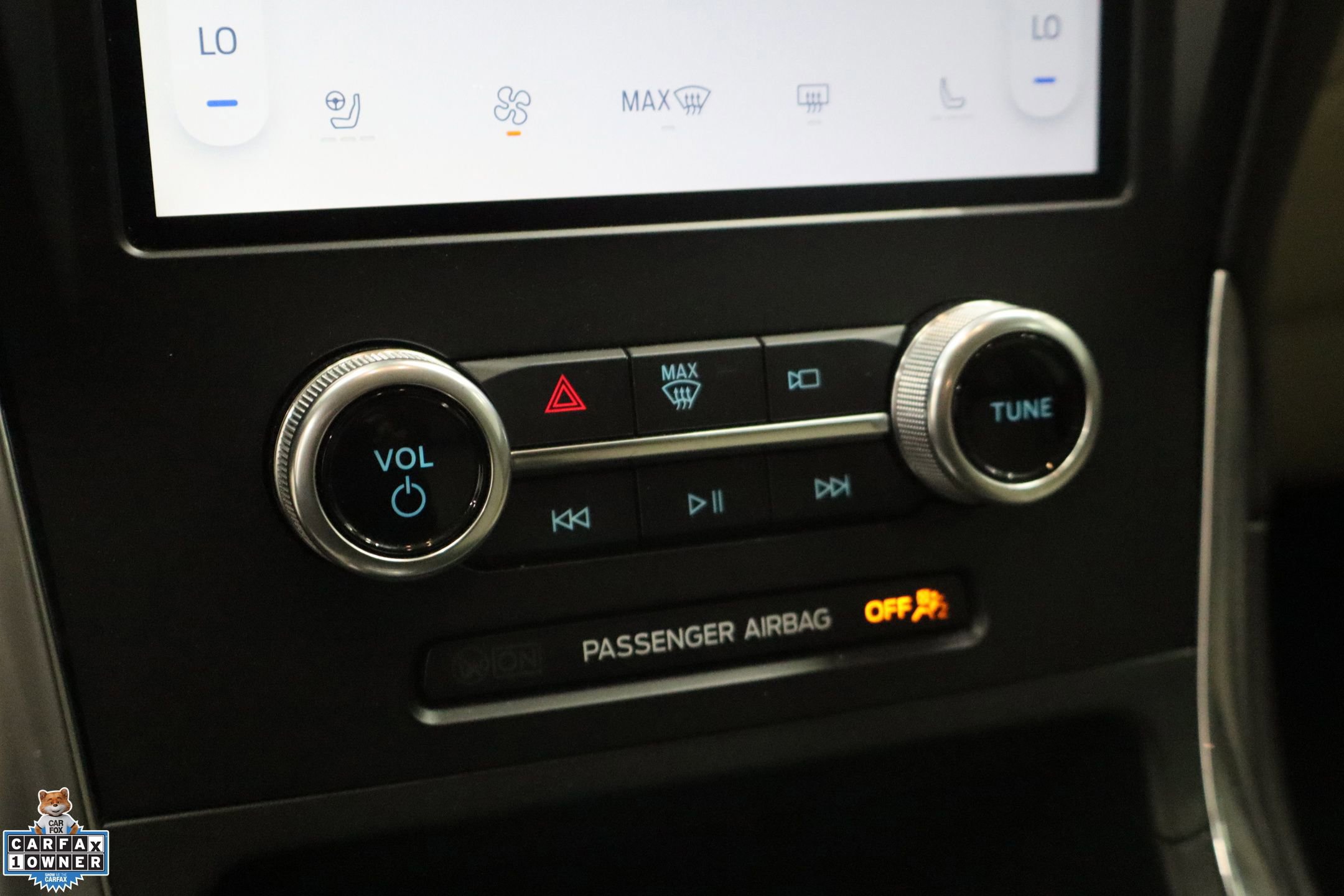 Certified 2022 Ford Edge Titanium AWD/4WD image 28