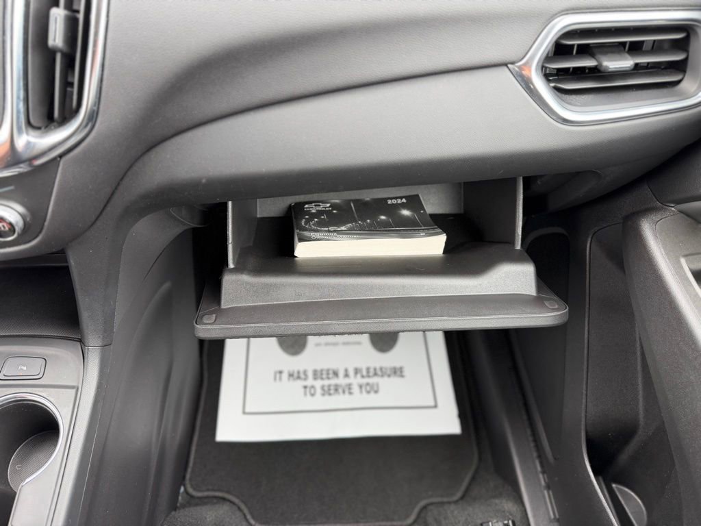 Used 2024 Chevrolet Equinox LT AWD/4WD image 30