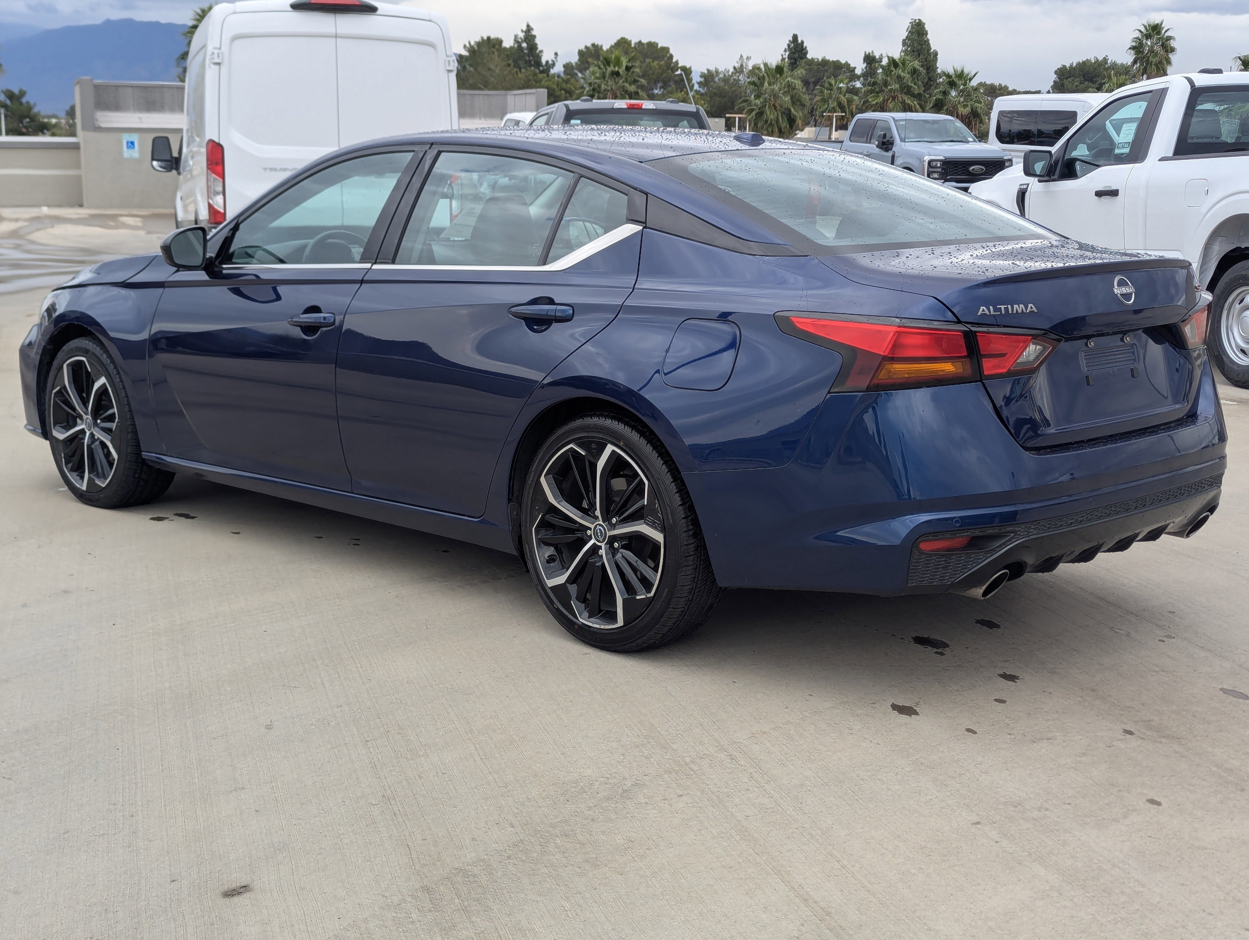 Used 2024 Nissan Altima 2.5 SR image 2
