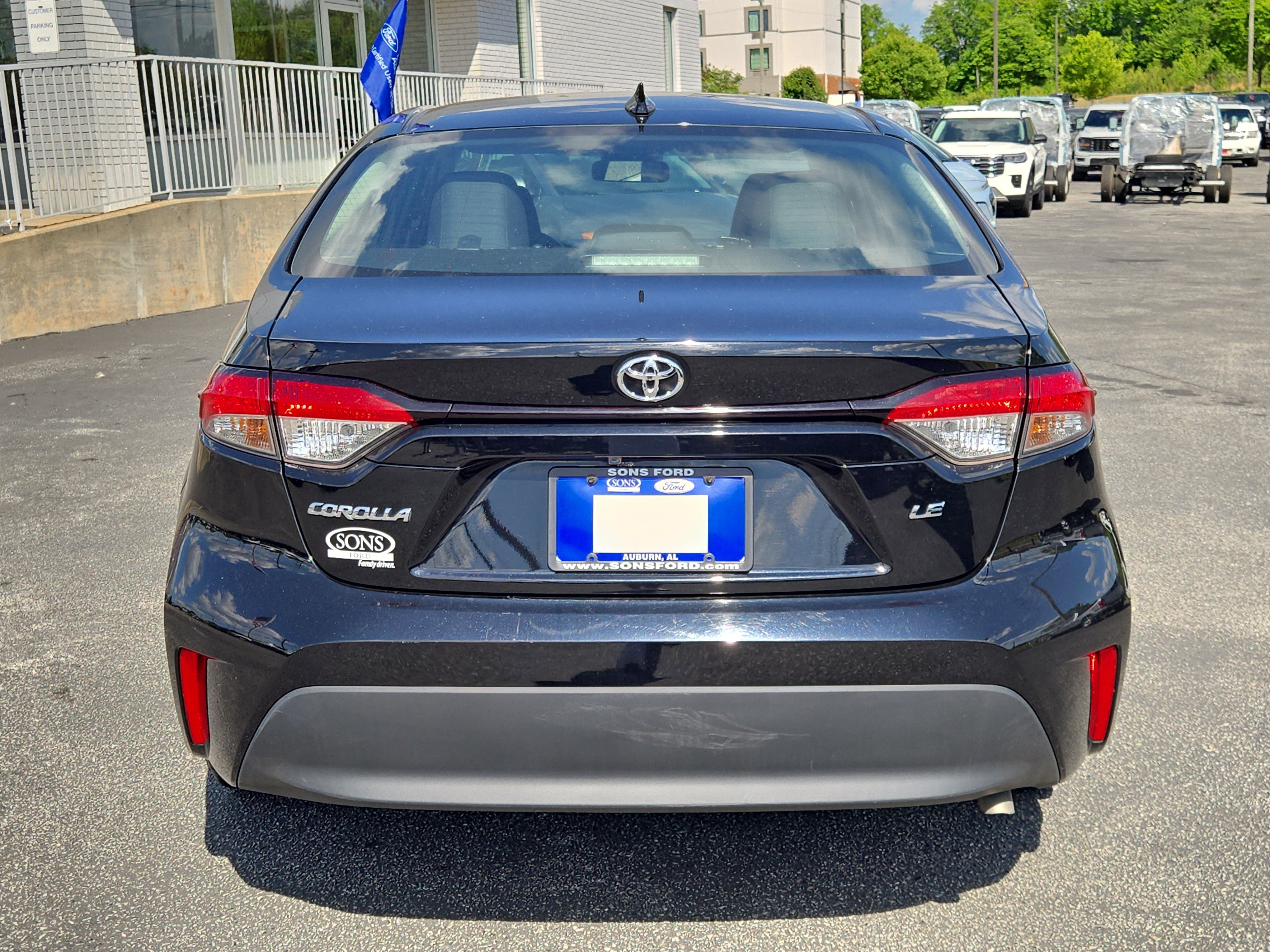 Used 2023 Toyota Corolla LE FWD image 6