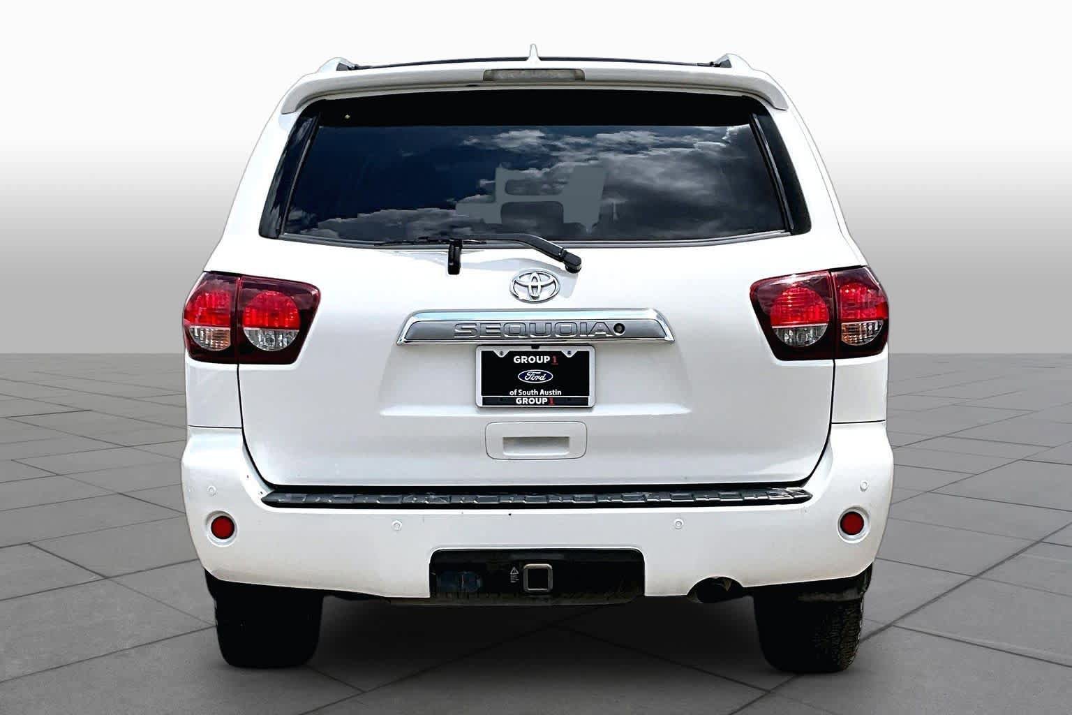 Used 2019 Toyota Sequoia Platinum RWD image 5