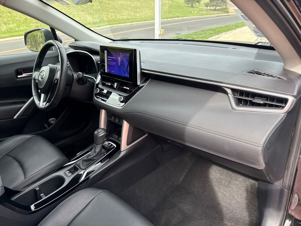 Used 2024 Toyota Corolla Cross XLE AWD/4WD image 33