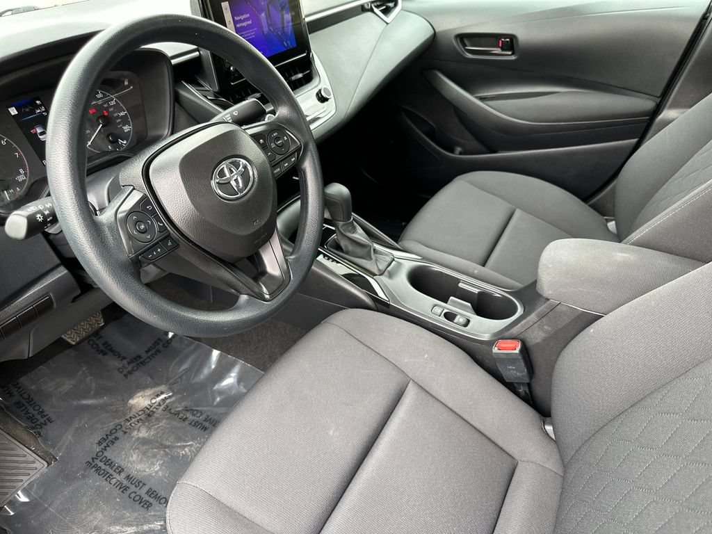 Used 2025 Toyota Corolla LE FWD image 9
