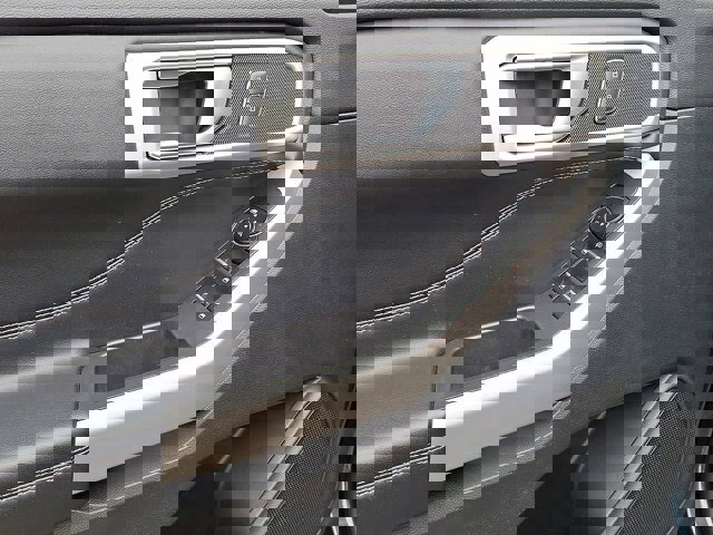 Certified 2022 Ford Explorer XLT w/ Equipment Group 202A image 12