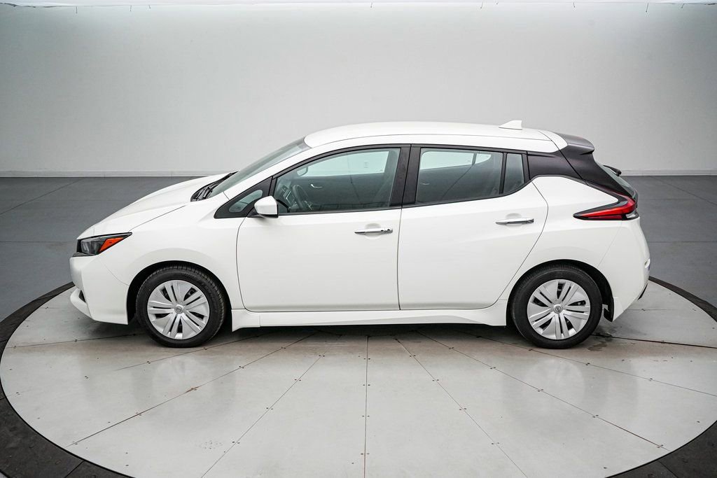Used 2023 Nissan Leaf S image 2