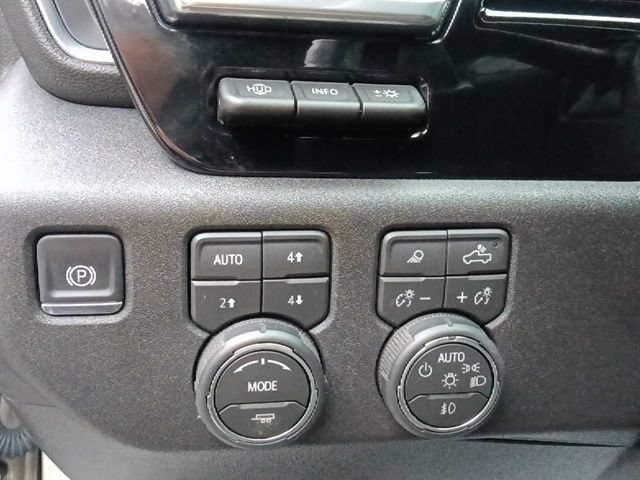 Used 2026 Chevrolet Silverado 1500 High Country w/ High Country Premium Package AWD/4WD image 17