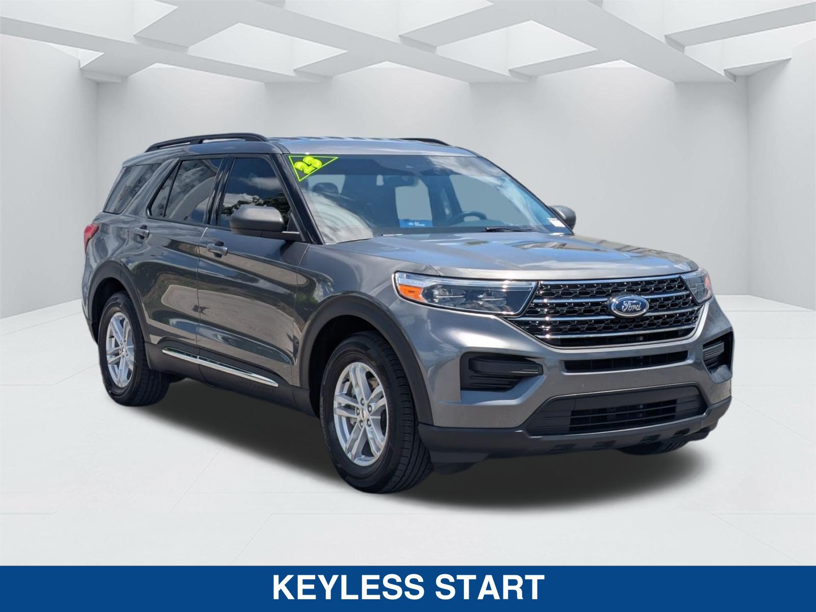 Certified 2023 Ford Explorer XLT RWD image 3