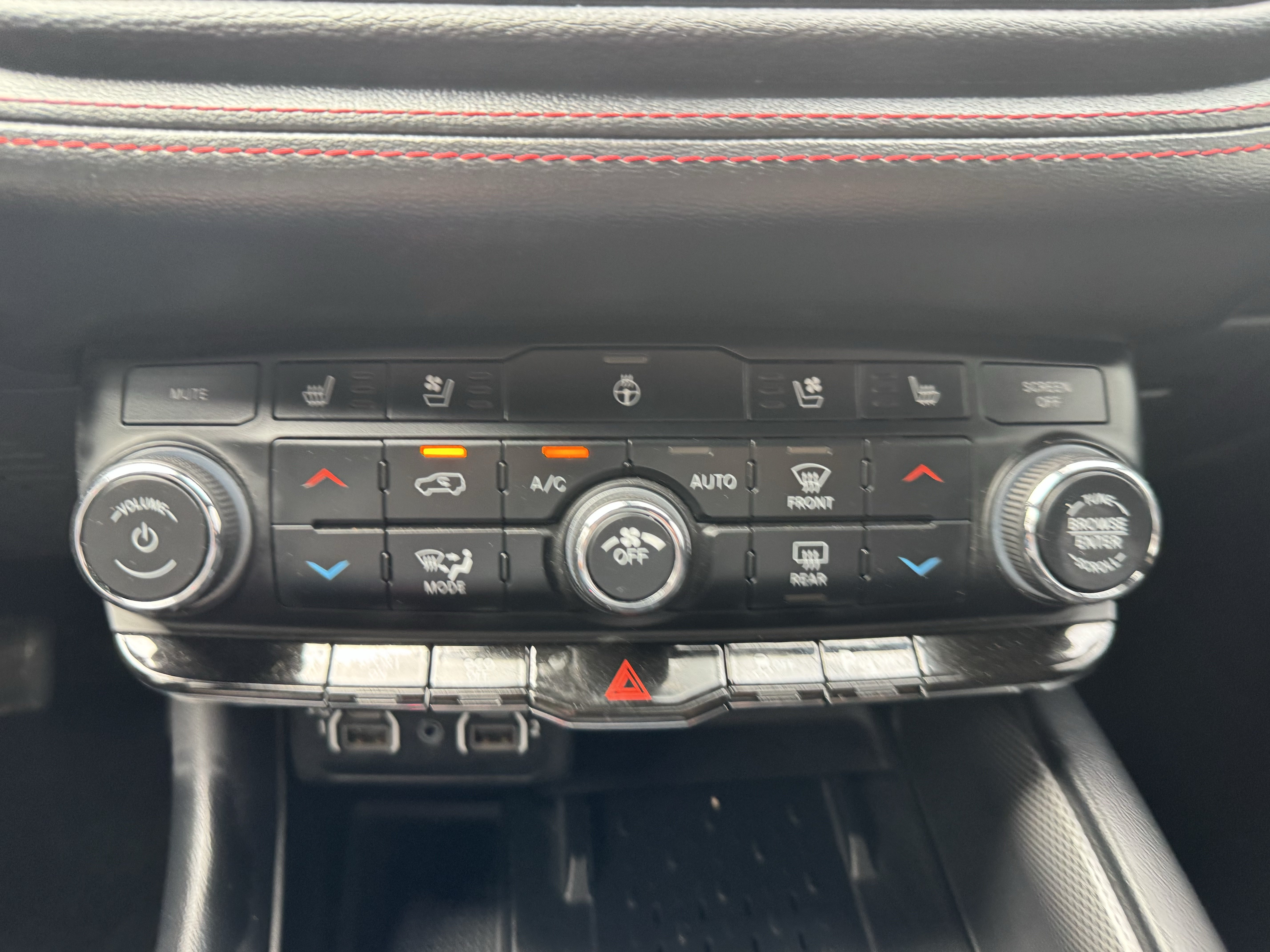 Used 2025 Dodge Durango R/T AWD/4WD image 14