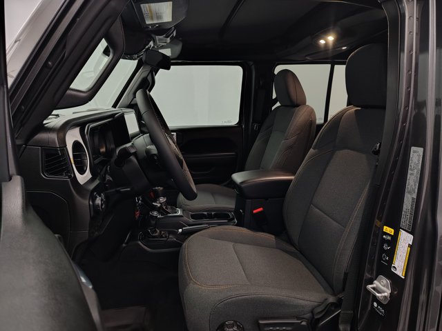 Used 2025 Jeep Gladiator Sport AWD/4WD image 21