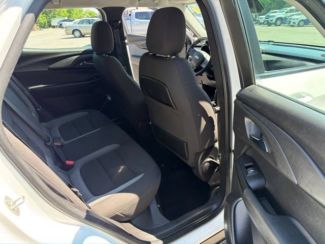 Used 2023 Chevrolet TrailBlazer LS FWD image 23