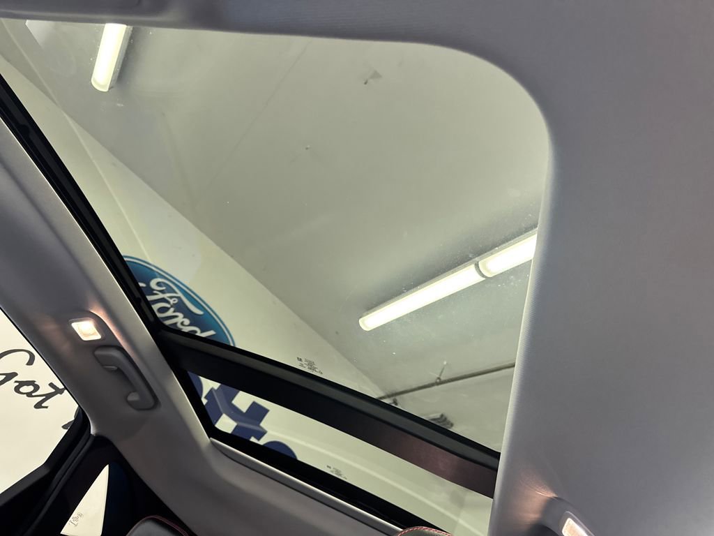 Certified 2022 Ford Escape SEL w/ SEL Stealth AWD Package image 25