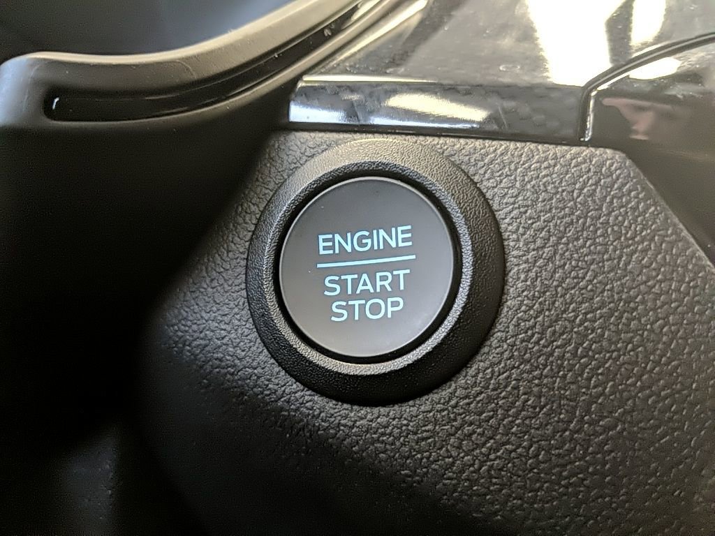 Certified 2025 Ford Escape ST-Line w/ Cold Weather Package image 25