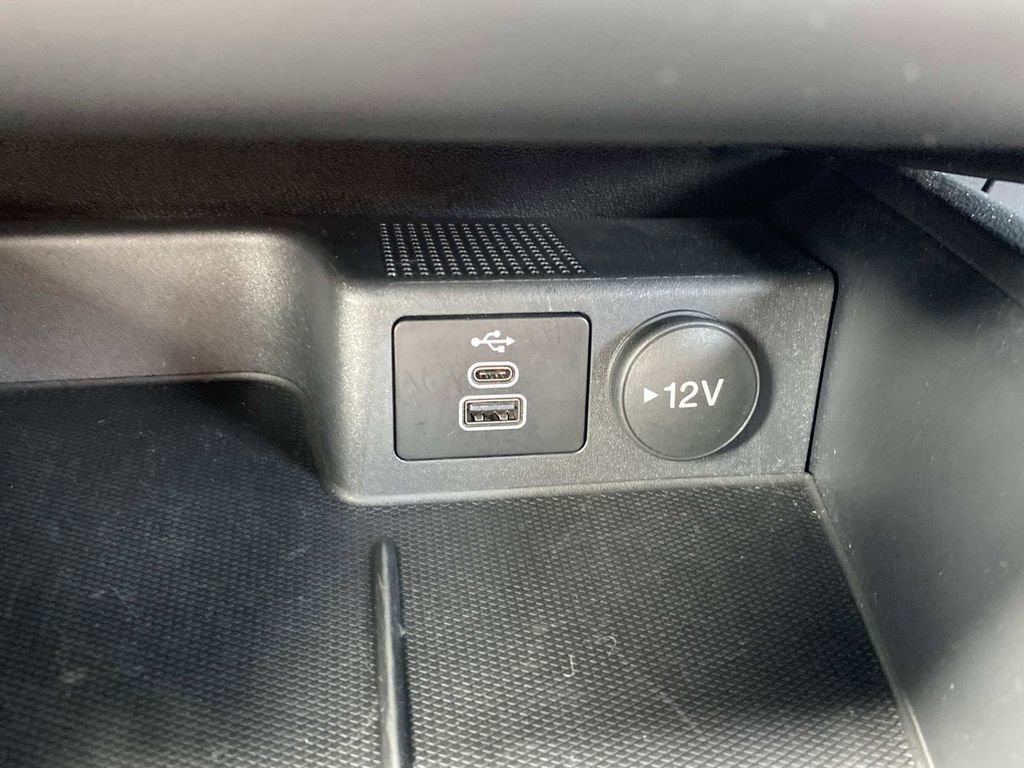 Certified 2025 Ford Escape ST-Line AWD/4WD image 28