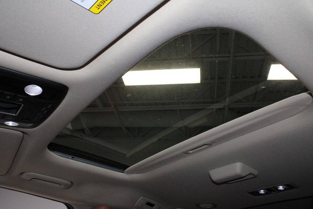 Used 2025 Kia Carnival SX Prestige FWD image 28