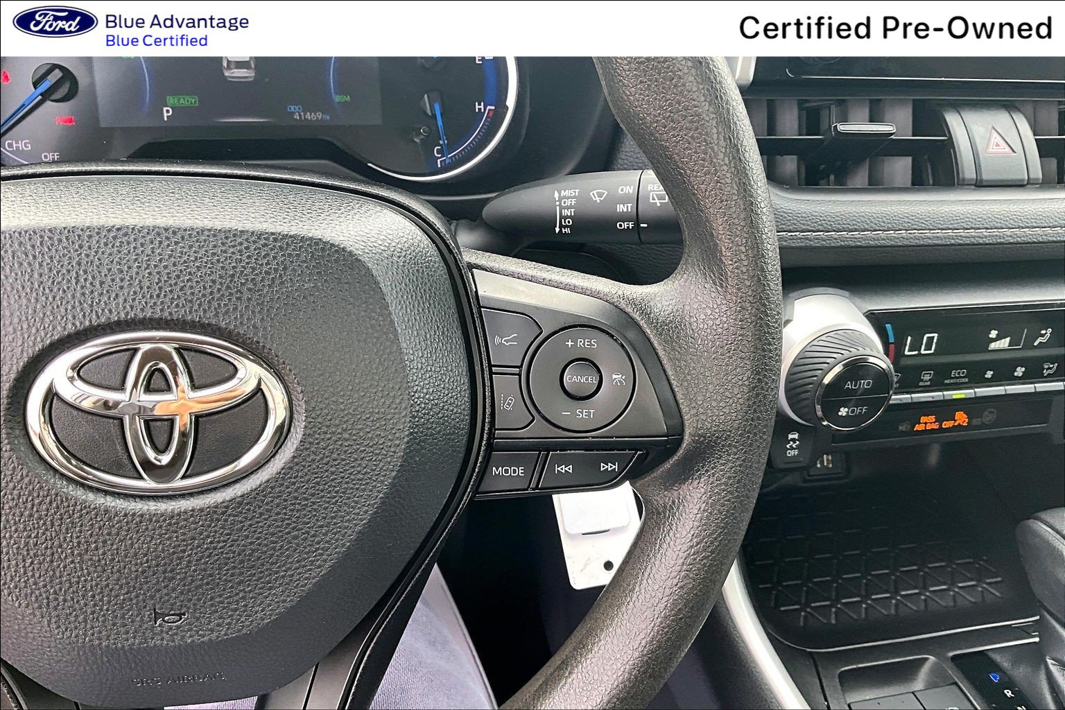 Used 2024 Toyota RAV4 LE AWD/4WD image 23