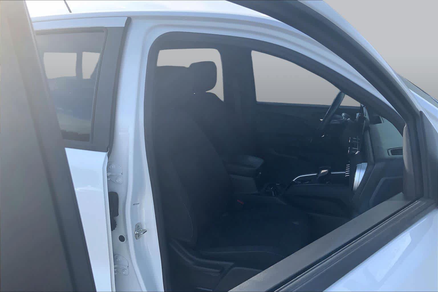 Used 2024 Chevrolet Colorado LT w/ LT Convenience Package RWD image 9