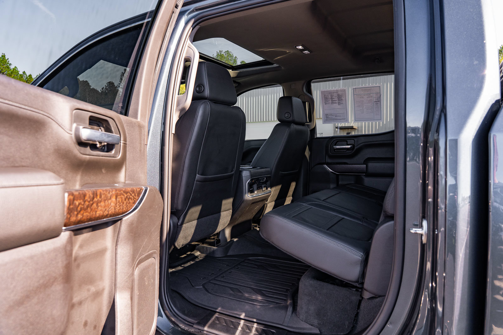 Used 2021 GMC Sierra 1500 Denali w/ Denali Ultimate Package AWD/4WD image 17