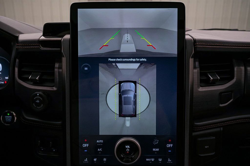 Certified 2022 Ford Expedition Platinum image 16