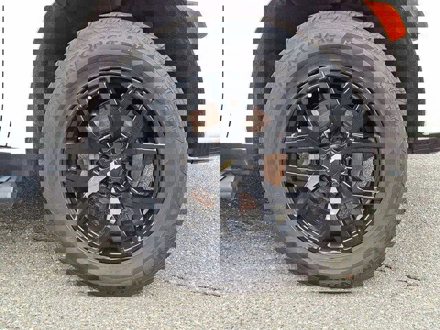 Used 2022 Chevrolet Suburban Z71 w/ Luxury Package image 19