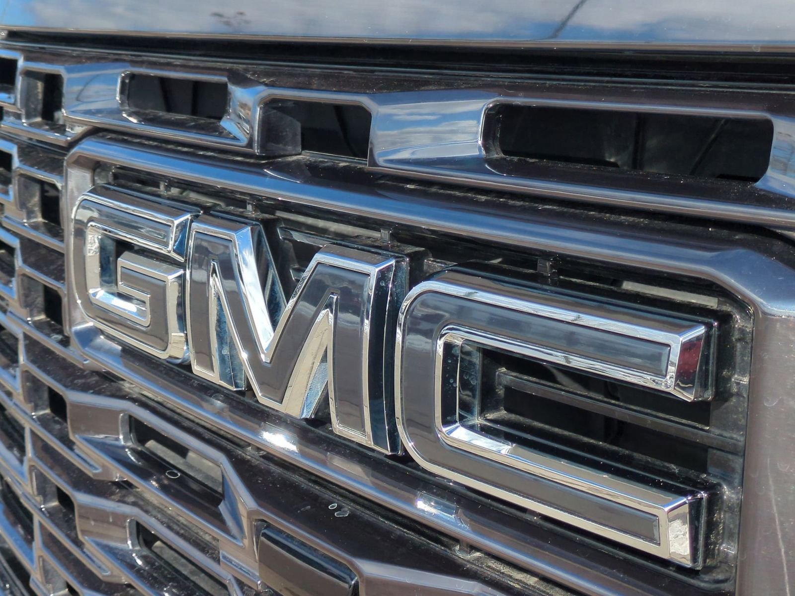 Used 2024 GMC Sierra 2500 Denali Ultimate w/ Max Trailering Package image 14