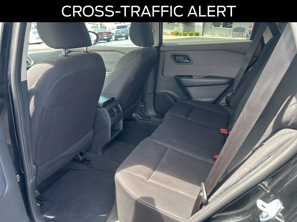 Used 2023 Nissan Rogue S AWD/4WD image 18