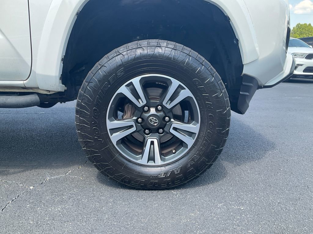 Used 2017 Toyota Tacoma TRD Sport RWD image 10