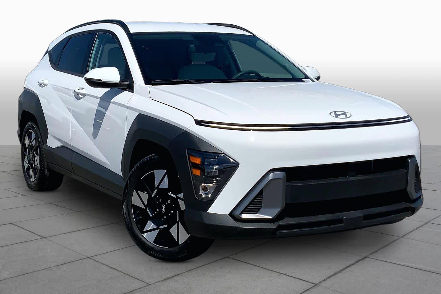Used 2024 Hyundai Kona SEL FWD image 3