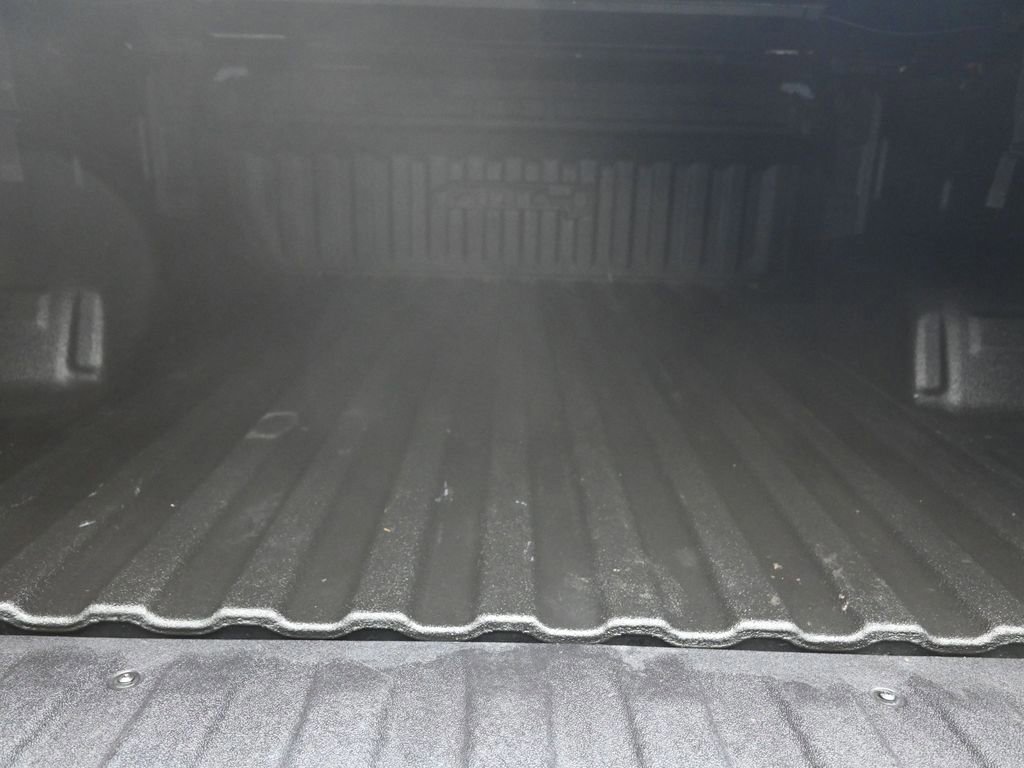 Used 2022 GMC Sierra 1500 AT4 w/ AT4 Premium Package image 16