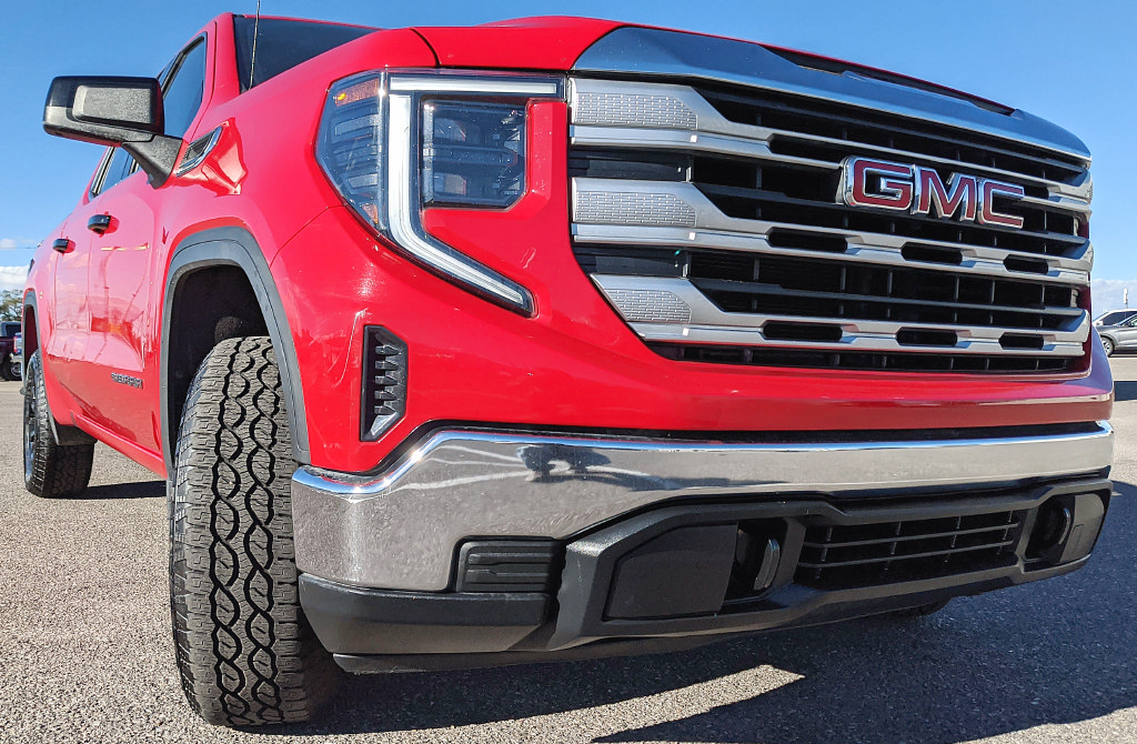 Used 2023 GMC Sierra 1500 SLE AWD/4WD image 20