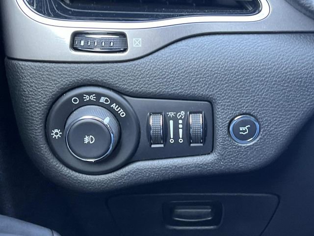 Used 2020 Jeep Cherokee Limited AWD/4WD image 30