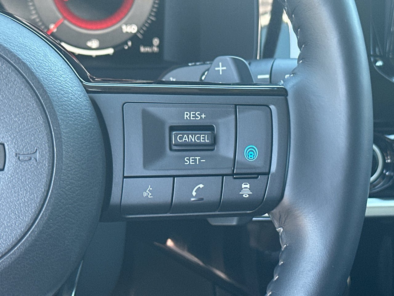 Used 2022 Nissan Pathfinder Platinum w/ Cargo Package FWD image 28