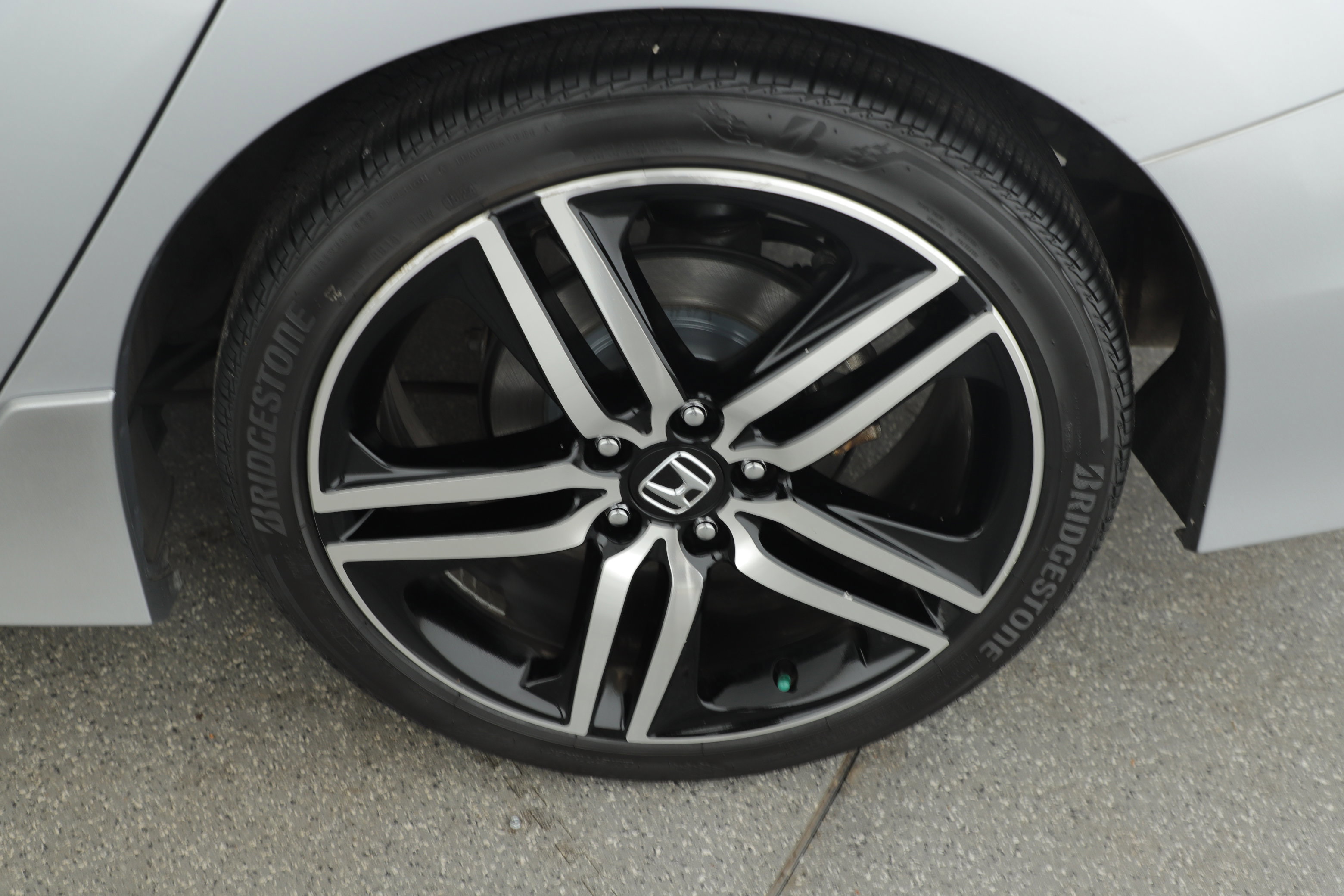 Used 2017 Honda Accord Sport image 9