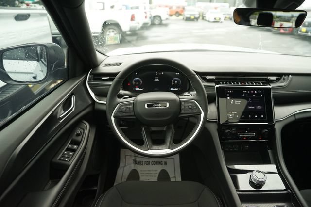 Used 2025 Jeep Grand Cherokee L Laredo w/ Luxury Tech Group I AWD/4WD image 24