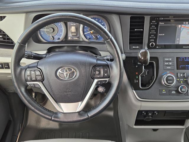 Used 2020 Toyota Sienna XLE w/ XLE Navigation Package FWD image 26