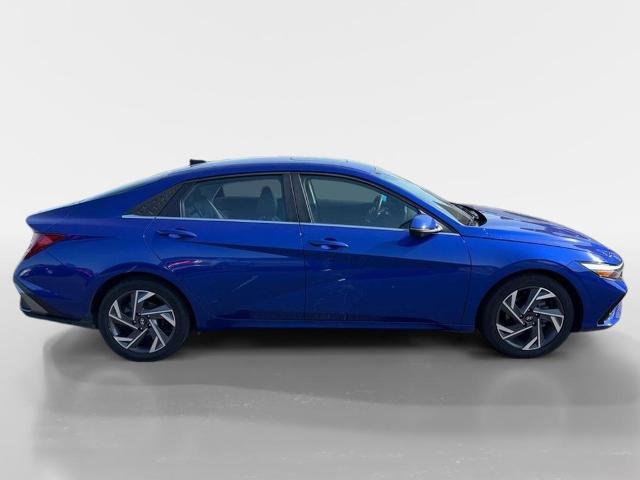 Used 2024 Hyundai Elantra Limited FWD image 2