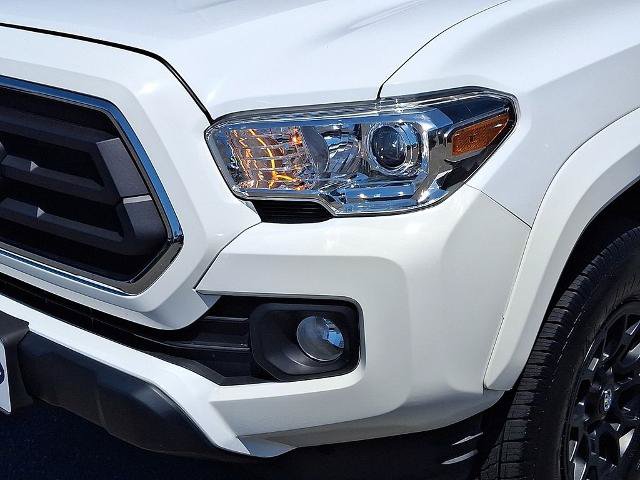 Used 2020 Toyota Tacoma SR5 AWD/4WD image 9