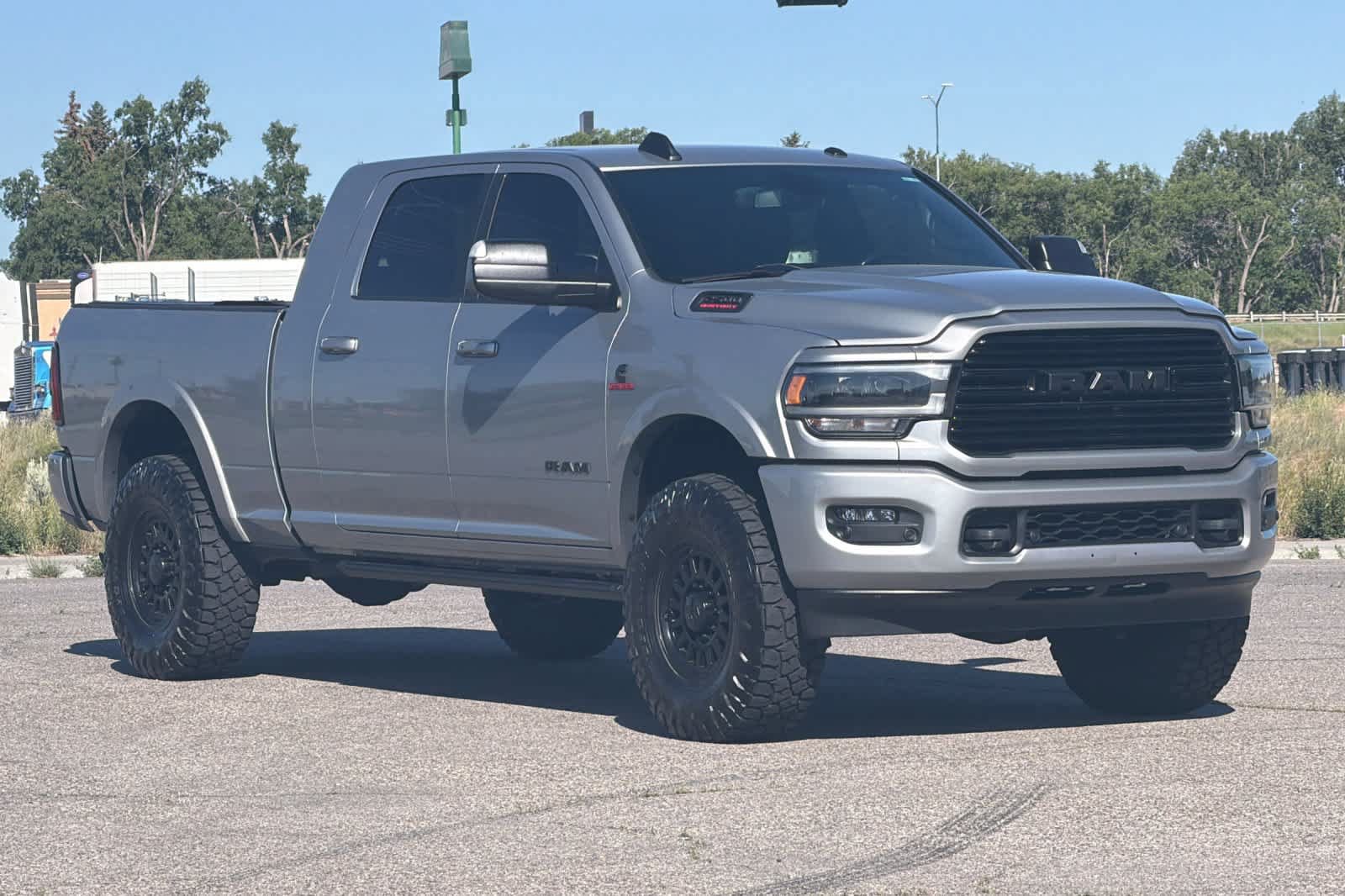 Used 2022 RAM 2500 Laramie w/ Night Edition AWD/4WD image 9