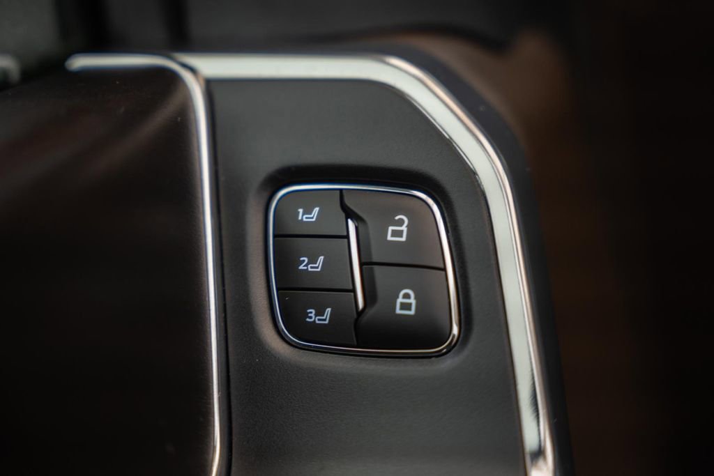 Certified 2025 Ford F250 King Ranch AWD/4WD image 52