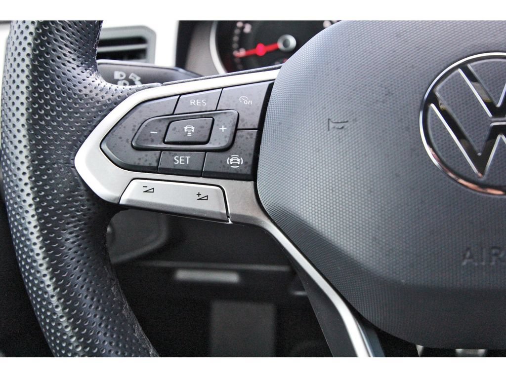 Used 2021 Volkswagen Atlas Cross Sport SE FWD image 18