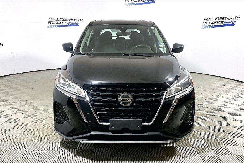 Used 2021 Nissan Kicks S FWD image 2
