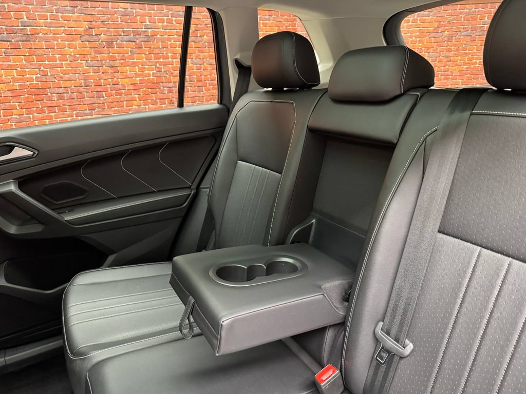 Used 2022 Volkswagen Tiguan SE AWD/4WD image 11