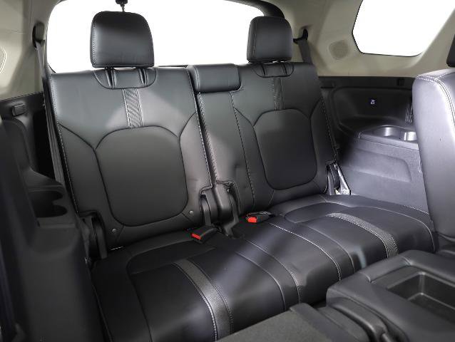 Used 2023 Honda Pilot Touring image 11